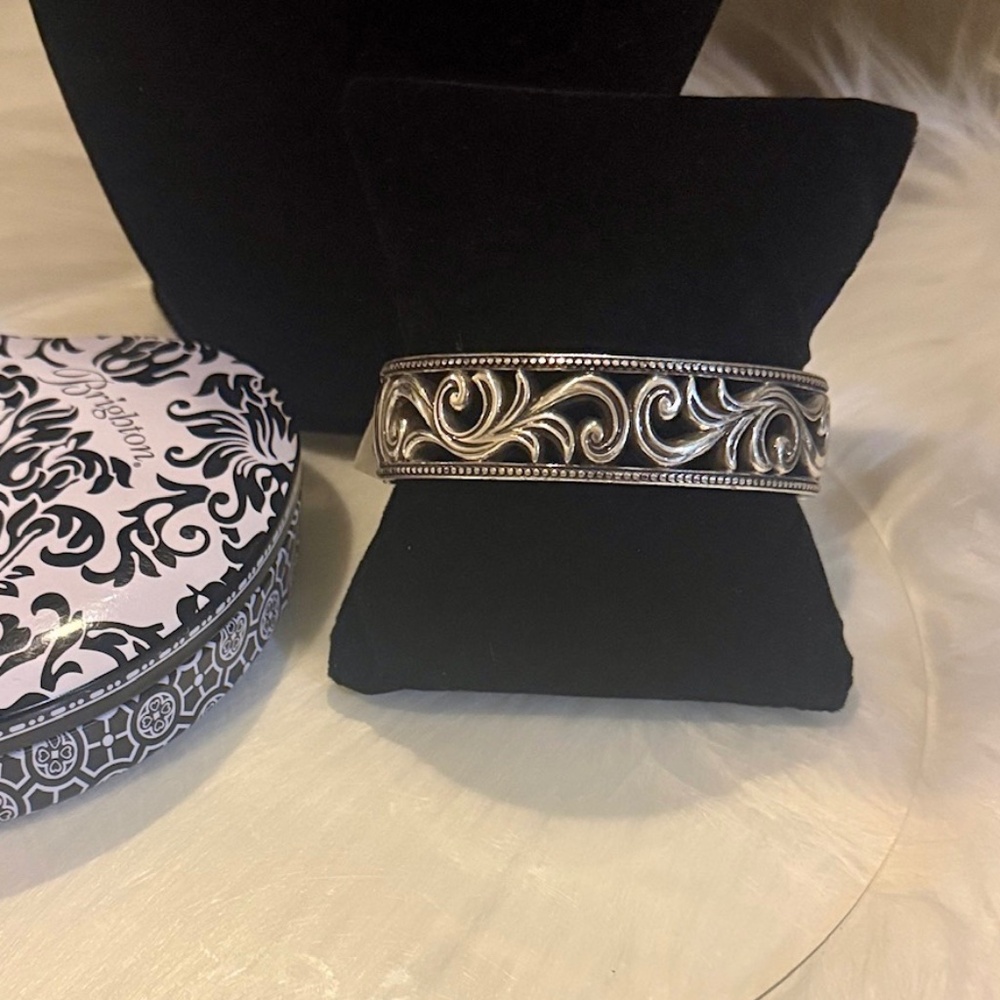 ❤️🆕❤️Brighton Silver-Tone Scrollwork Hinged Bracelet NWT